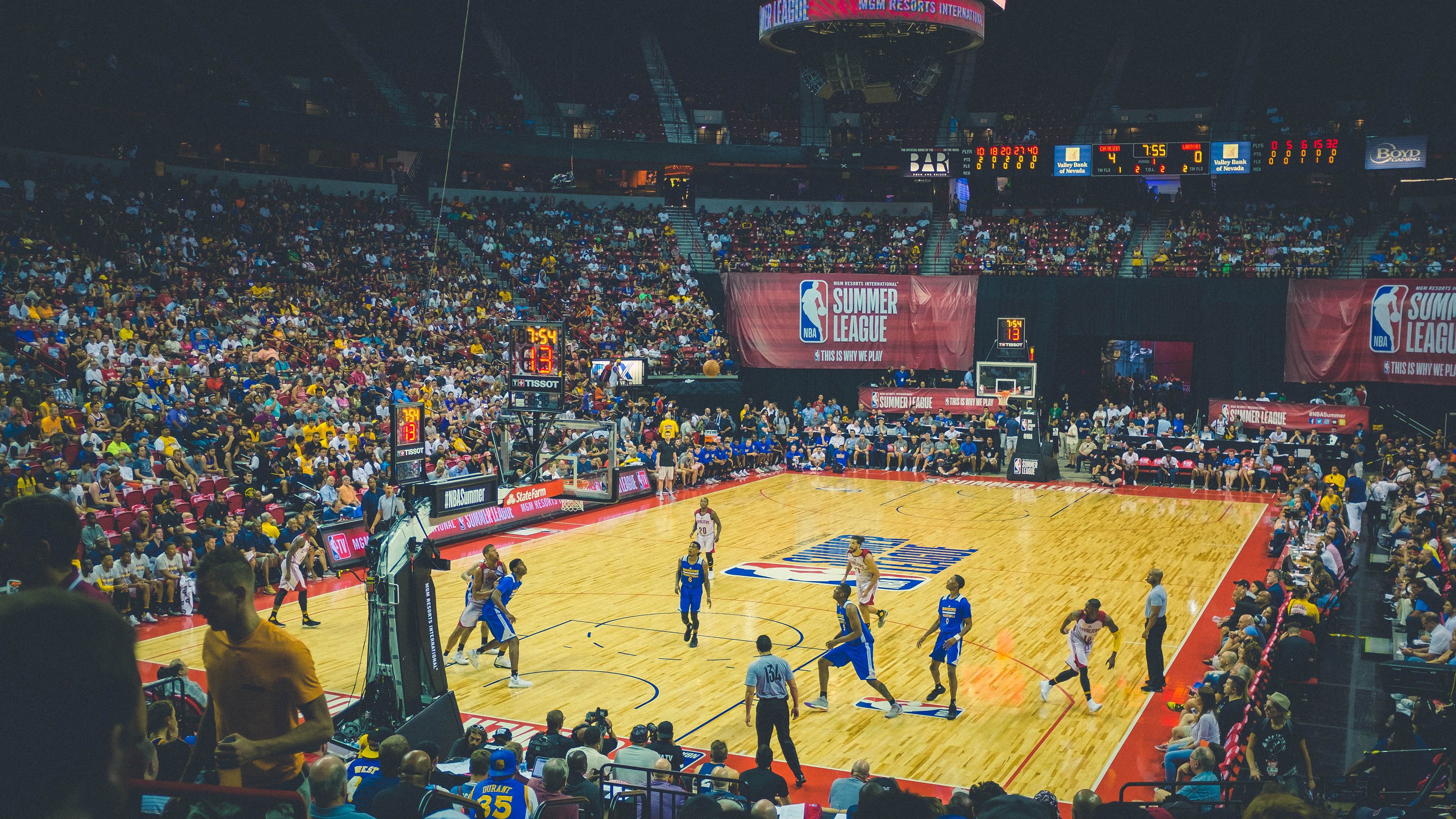 女子联赛增加替补出场时间为新人提供更多表现机会，女子替补夺冠
